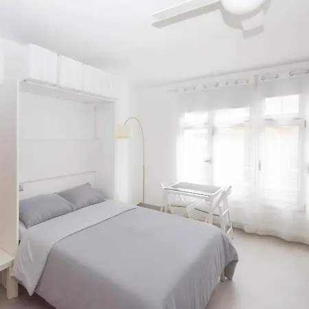 Cozy Loft & Seaside Views- 1 Min Canteras