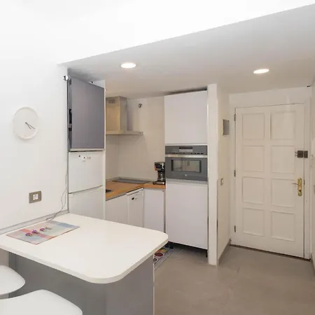 Cozy Loft & Seaside Views- 1 Min Canteras * 라스팔마스