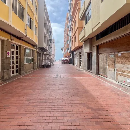 Cozy Loft & Seaside Views- 1 Min Canteras