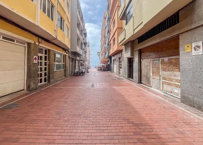 Cozy Loft & Seaside Views- 1 Min Canteras