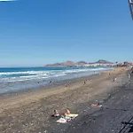 Cozy Loft & Seaside Views- 1 Min Canteras *