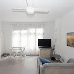 Cozy Loft & Seaside Views- 1 Min Canteras *