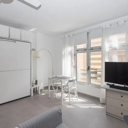 Cozy Loft & Seaside Views- 1 Min Canteras لاس بالماس دي غران كاناريا