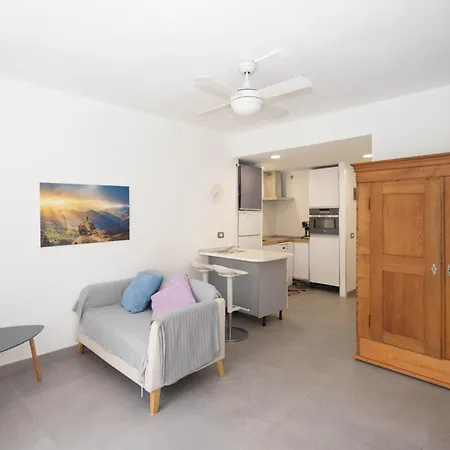 Cozy Loft & Seaside Views- 1 Min Canteras Appartamento