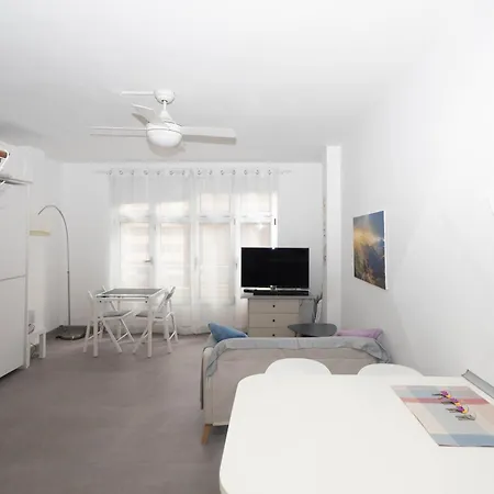 Cozy Loft & Seaside Views- 1 Min Canteras Διαμέρισμα *