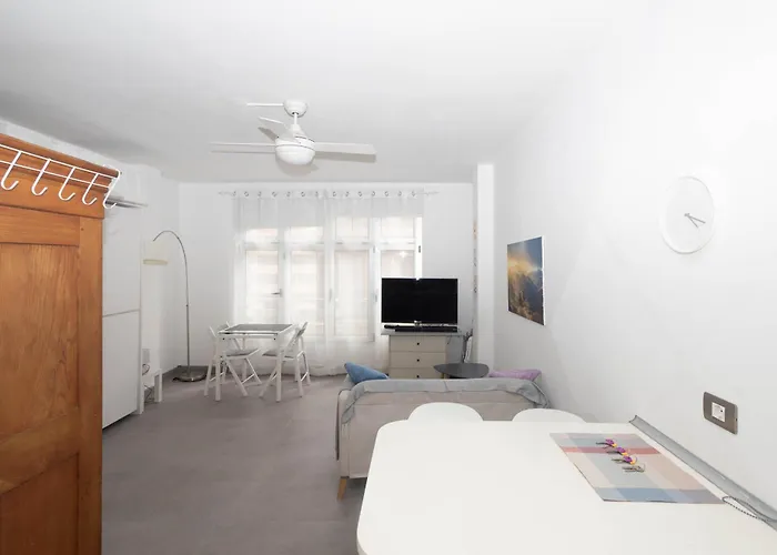 Cozy Loft & Seaside Views- 1 Min Canteras Διαμέρισμα *