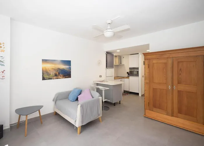 Cozy Loft & Seaside Views- 1 Min Canteras Διαμέρισμα